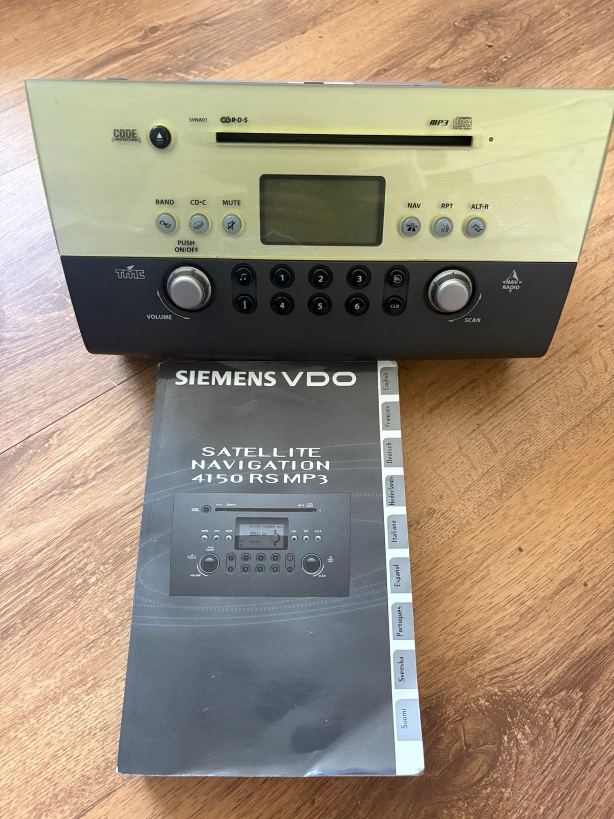 Originele Suzuki Swift radio Siemens VDO SUKNR301-09, Auto diversen, Autoradio's, Ophalen of Verzenden, Zo goed als nieuw