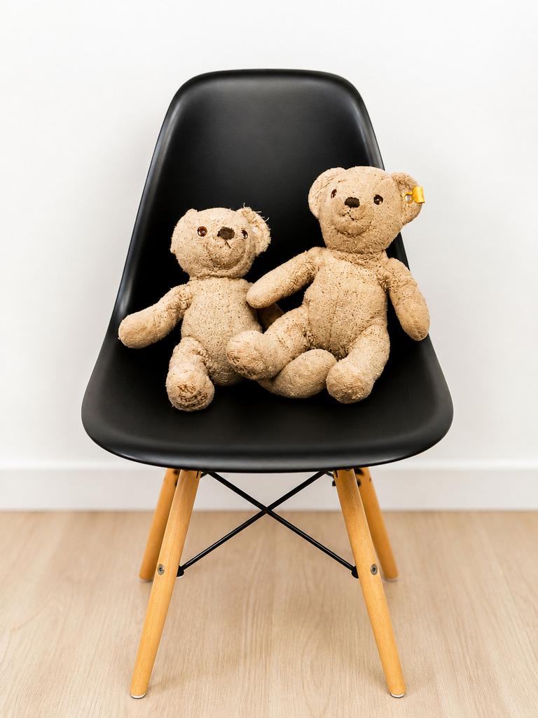 Strakke zwarte designstoel – Eames kinderstoeltje, Kunststof, Zwart, Ophalen of Verzenden, Zo goed als nieuw