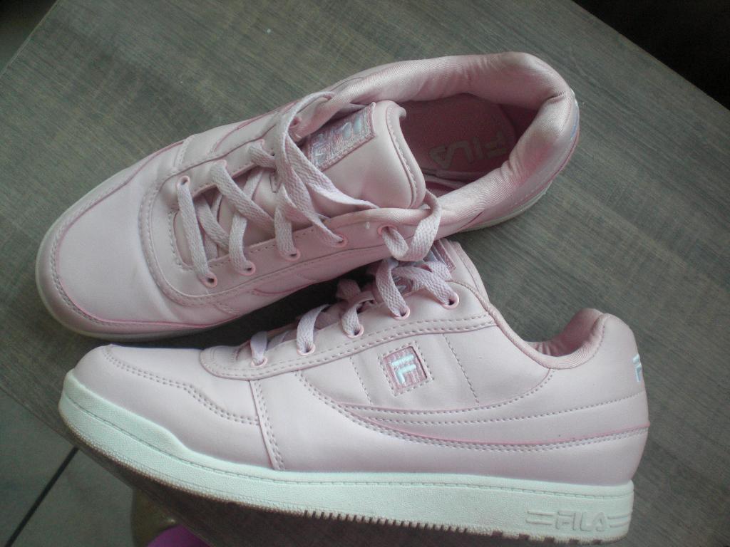 fila roze sneakers maat 42, FILA, Ophalen of Verzenden, Roze, Sneakers of Gympen