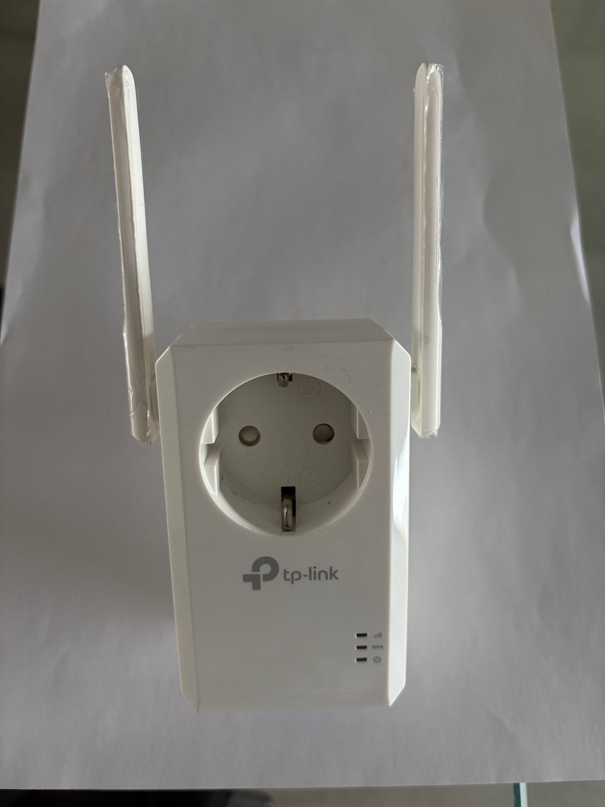 TP-Link TL-WA860RE Wifi Range Extender met stopcontact, Ophalen of Verzenden, Zo goed als nieuw