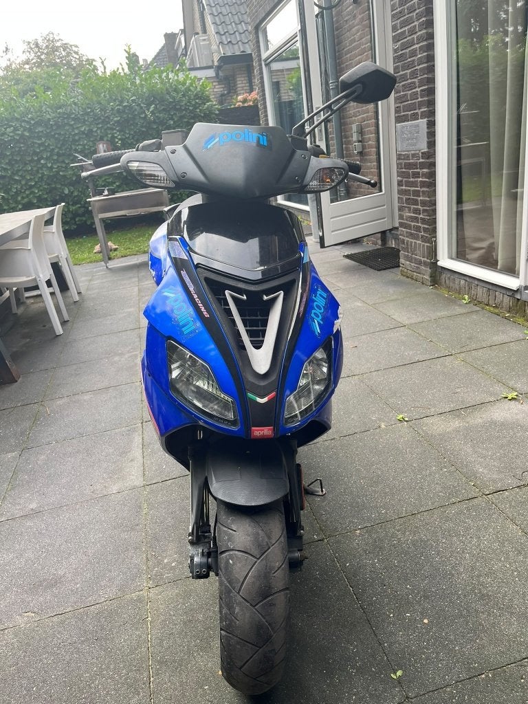 Aprilia SR 50 - Nieuw display, uitlaat en achterband, Ophalen, Tweetakt, Gebruikt, Maximaal 45 km/u