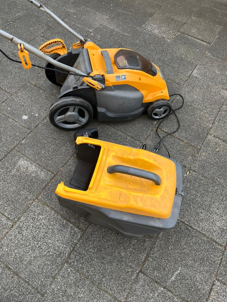 Stiga accu grasmaaier Combi 40 AE plus 38 cm mulsch, Tuin en Terras, Grasmaaiers, Ophalen, Cirkelmaaier, Gebruikt, Stiga