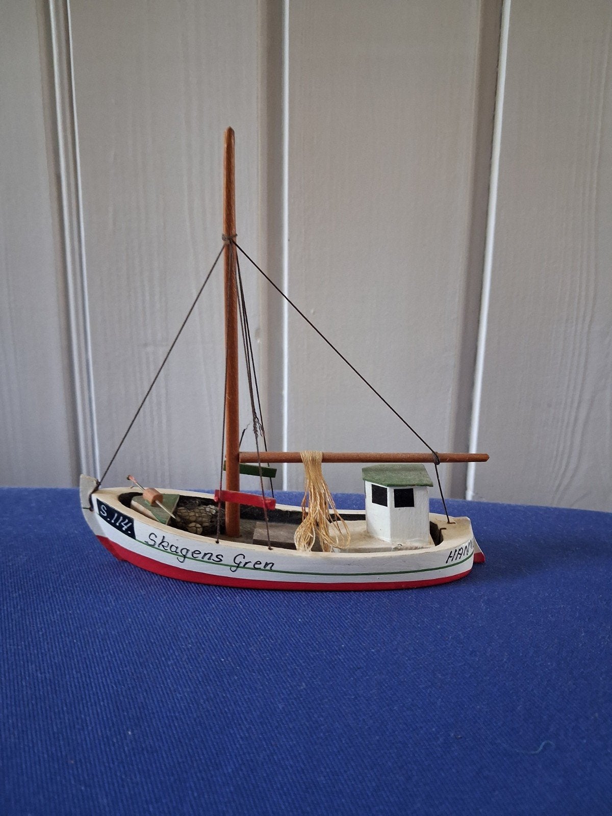 Vintage miniatuur scheepsmodel vissersboot, Ophalen
