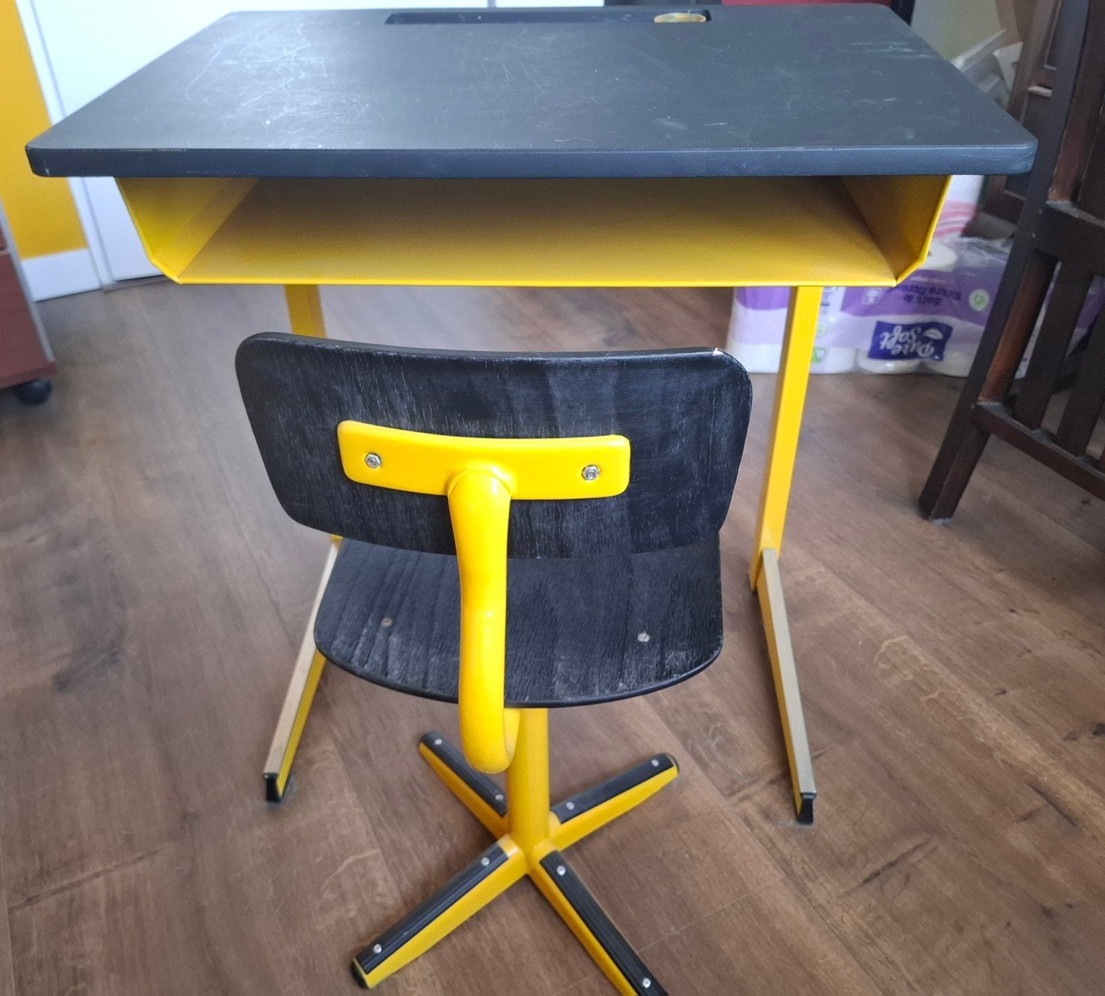 Vintage Schooltafel met Stoel - Geel & Zwart schoolbordkrijt, Ophalen, Opbergruimte, Gebruikt, Metaal