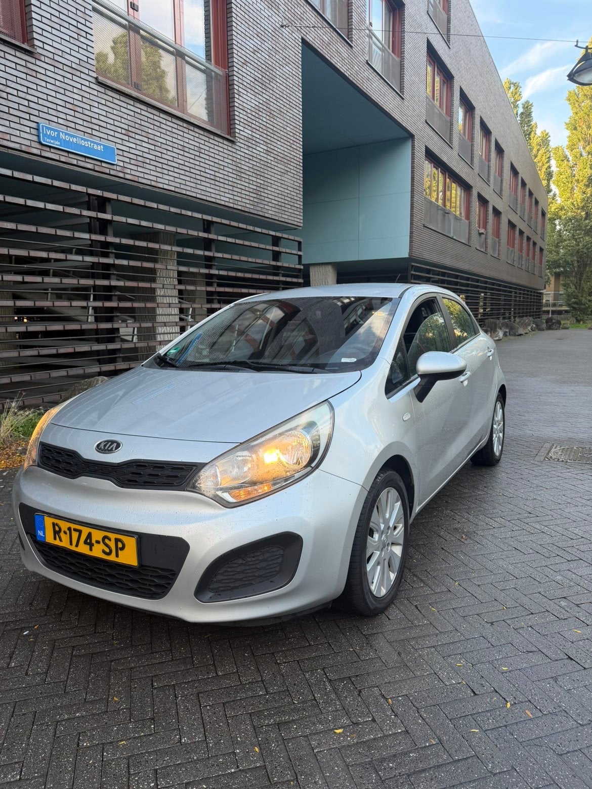 Kia Rio 1.2 I 5DRS 2012 Grijs, Voorwielaandrijving, 450 kg, 40 €/maand, 4 cilinders