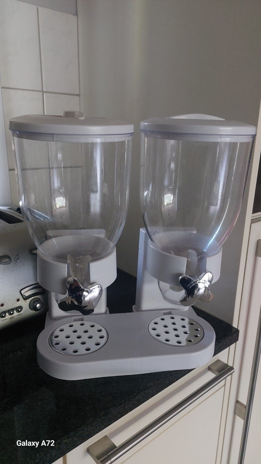Dubbele graandispenser - handig en stijlvol, Overige typen, Kunststof, Ophalen of Verzenden, Zo goed als nieuw
