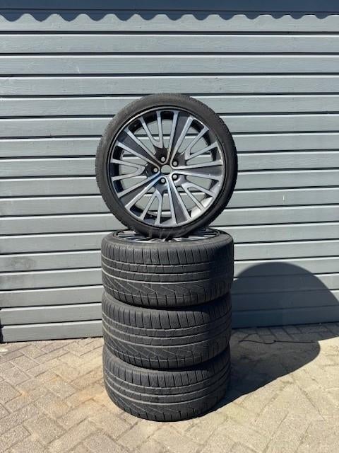 Jaguar XJ X350 Velgen Pirelli banden 245/40R20, Auto-onderdelen, Banden en Velgen, Ophalen, Banden en Velgen, Winterbanden, Personenwagen
