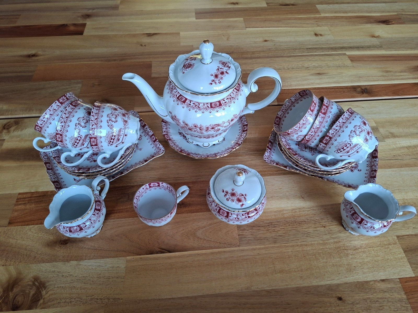 Prachtig Bavaria Servies - Rood met Gouden Details, Ophalen