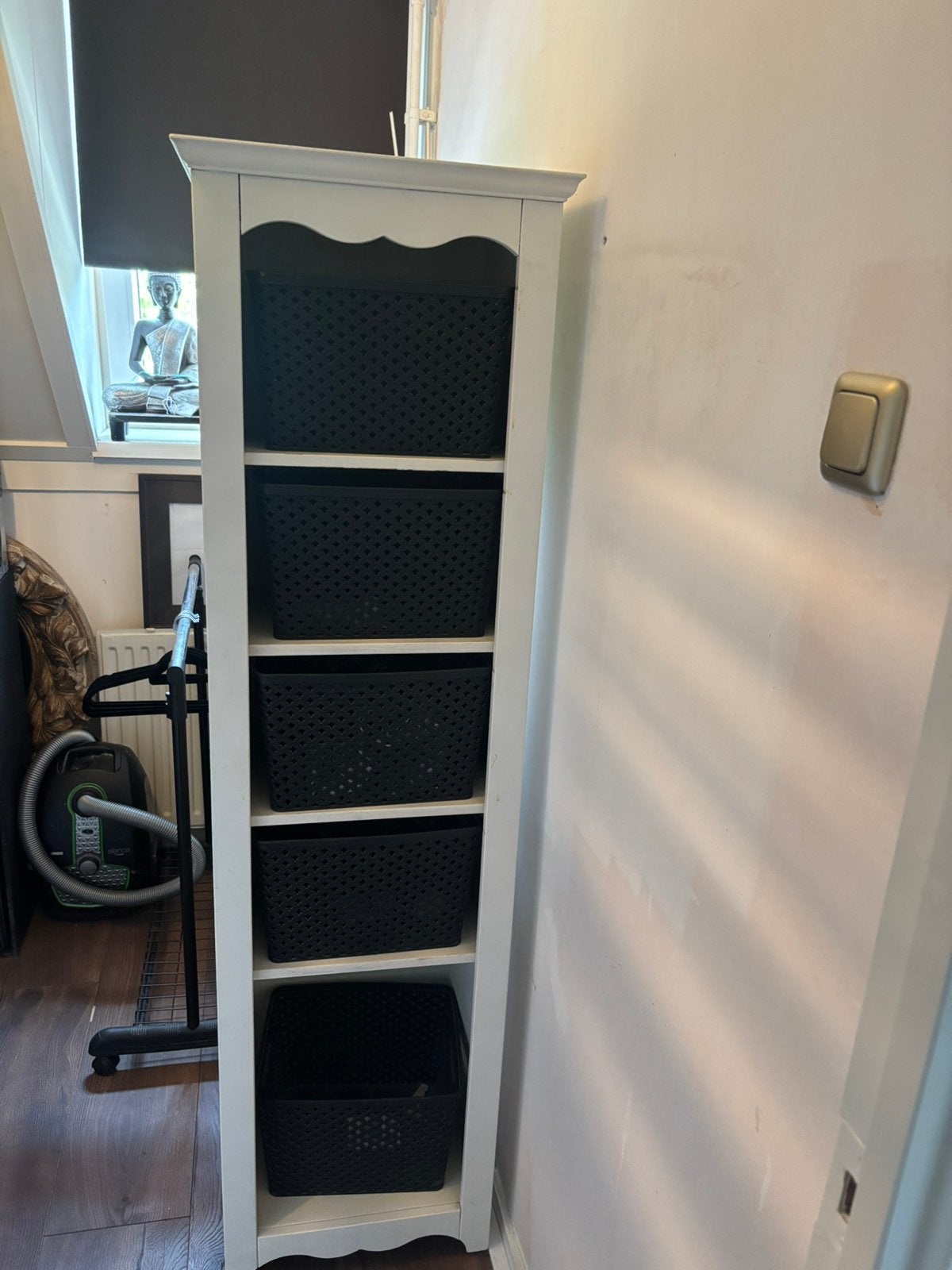 Mooie witte smalle kast voor badkamer of keuken met manden, Ophalen, 50 tot 100 cm, Zo goed als nieuw, Minder dan 100 cm