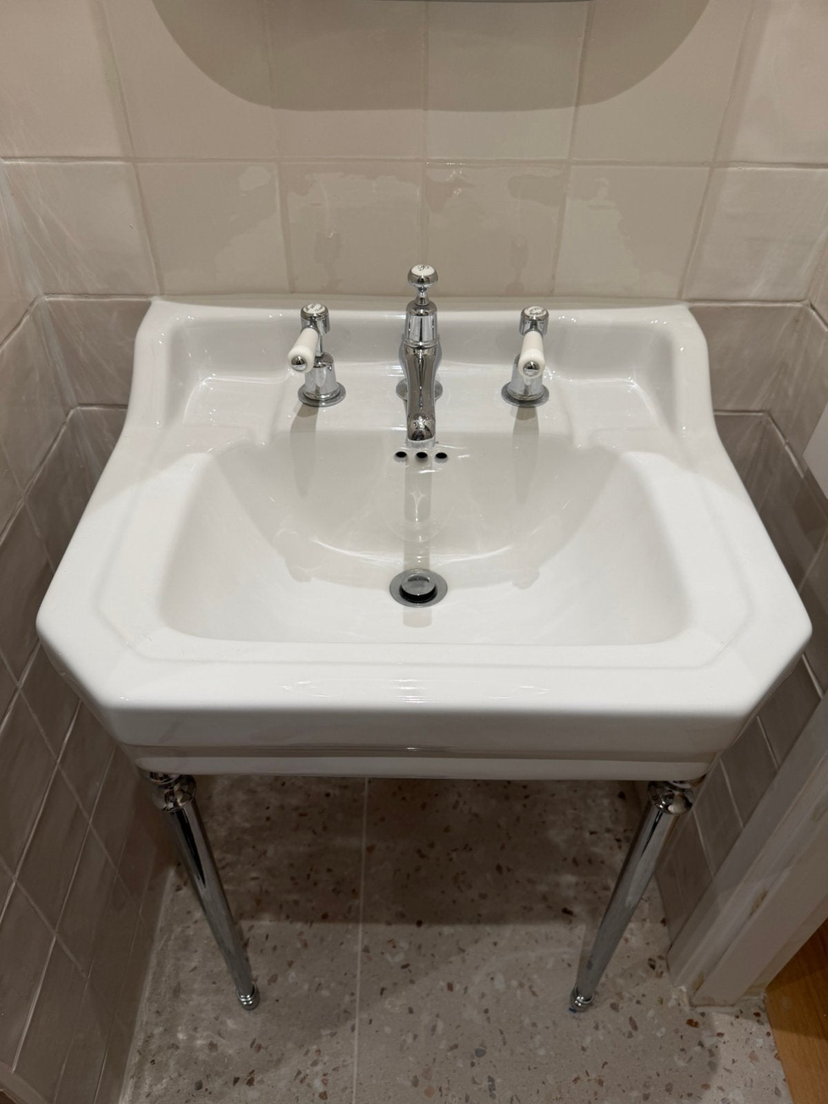 NEW Classic House Burlington Washbasin & Taps, Ophalen, Overige typen, 50 tot 100 cm, Zo goed als nieuw