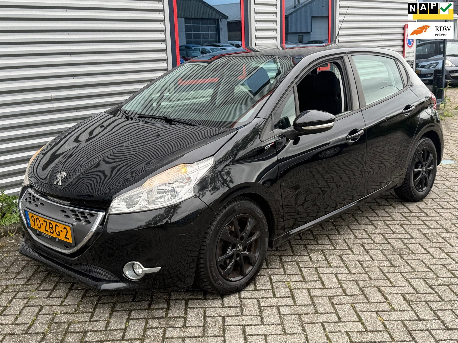 Peugeot 208 1.4 e-HDi Blue Lease *Automaat*, Auto's, Peugeot, Euro 5, 1398 cc, 4 cilinders, 96 €/maand