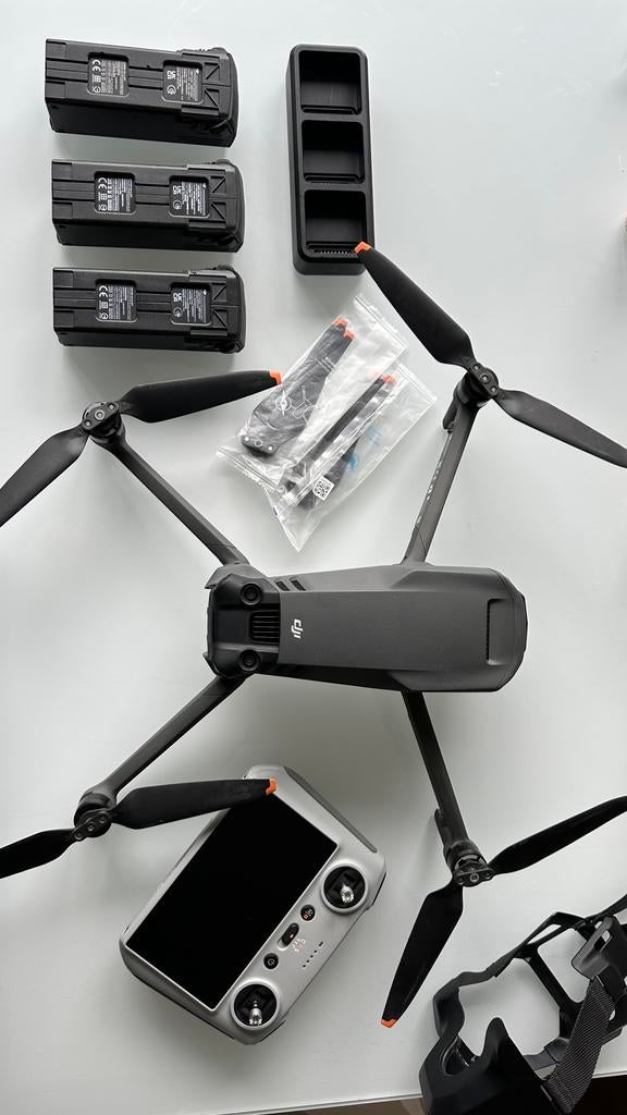 DJI Mavic 3 Pro Fly More Combo, DJI Care activated, Ophalen, Zo goed als nieuw, Cameradrone
