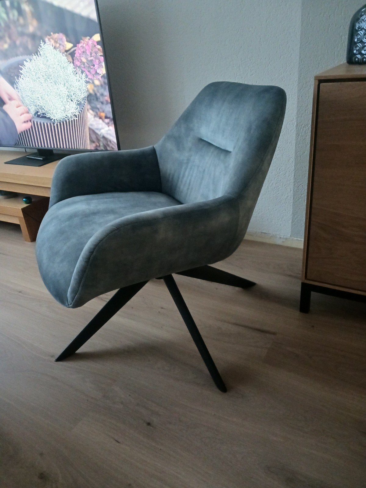Moderne draai fauteuil in petrol-blauw fluweel, Huis en Inrichting, 75 tot 100 cm, Ophalen of Verzenden, Zo goed als nieuw, Metaal