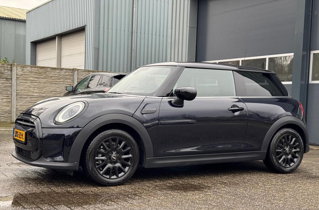 Mini Mini 1.5 Cooper Essential 19.466 km. Stijlvol en sporti, Auto's, Mini, Voorwielaandrijving, 136 pk, Euro 6, Leder