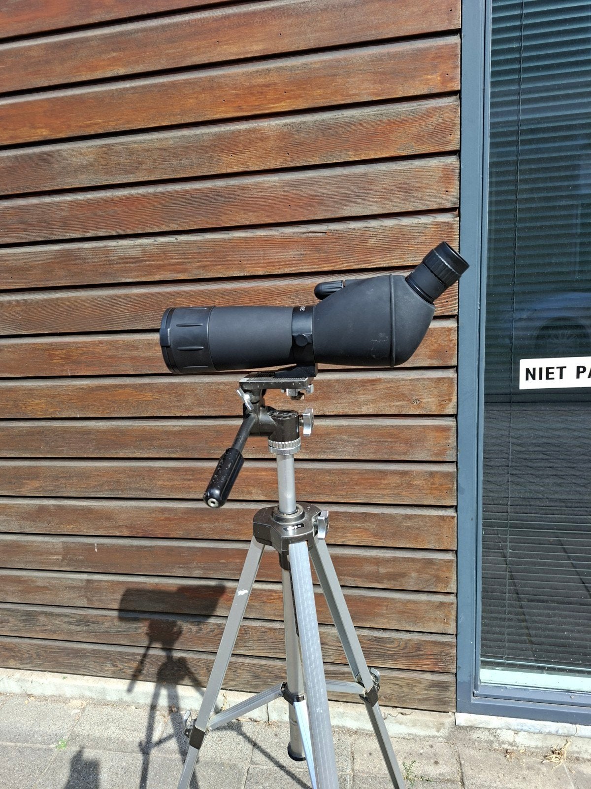 Een bresser Spotting scope 20-60x60 met statief, Lenzentelescoop (refractor), 80 tot 200 mm, Met statief, Ophalen of Verzenden