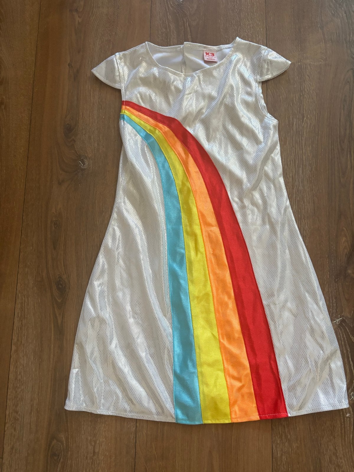 K3 jurkje regenboogprint - maat 9-11 jaar, Kinderen en Baby's, Carnavalskleding en Verkleedspullen, Ophalen of Verzenden, Zo goed als nieuw