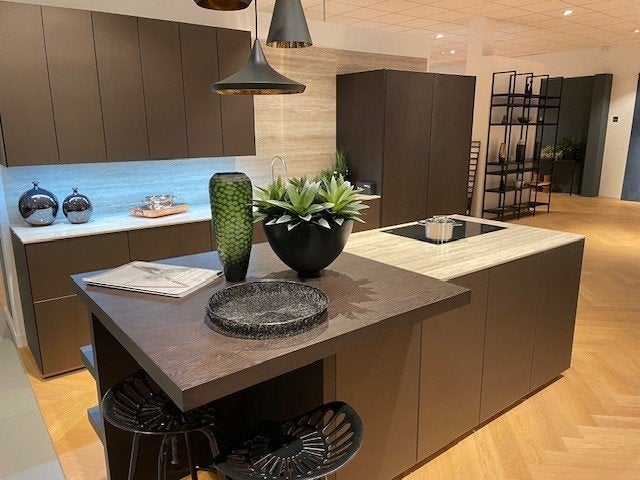 next125 showroomkeuken NX902 glas i.c.m. keramiek werkblad., Ophalen, Overige materialen, Bruin, Overige typen