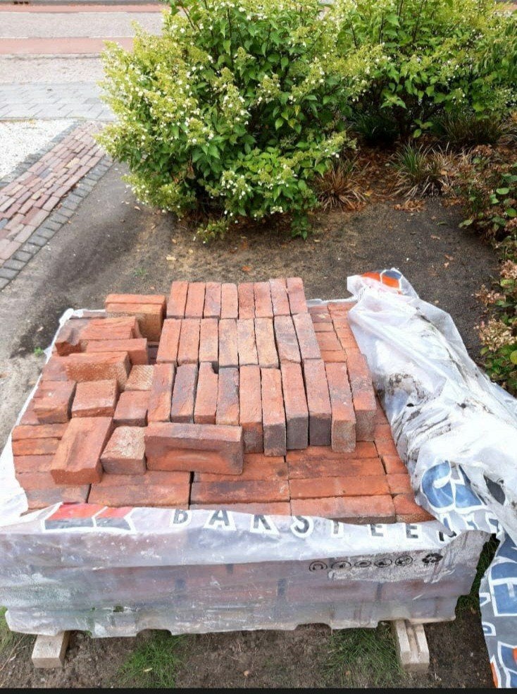 Nieuwe bakstenen voor tuin of muur, Ophalen, Nieuw, Bakstenen