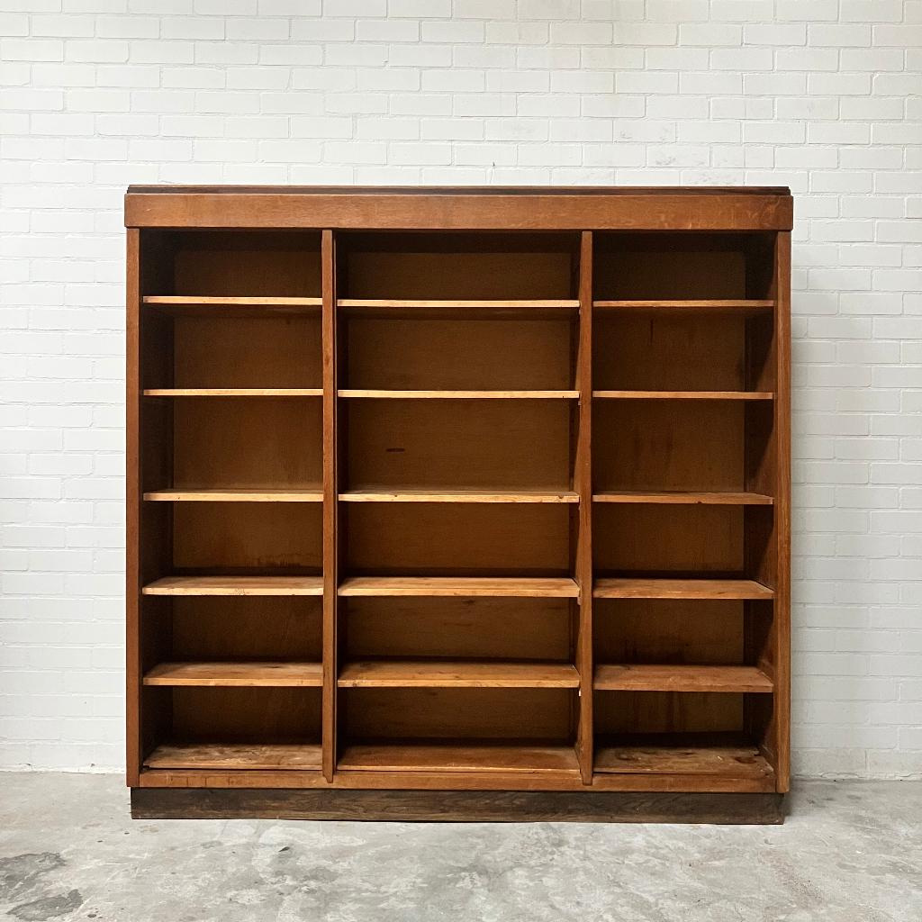 Antieke boekenkast art deco kast vintage wandkast schoolkast, Ophalen
