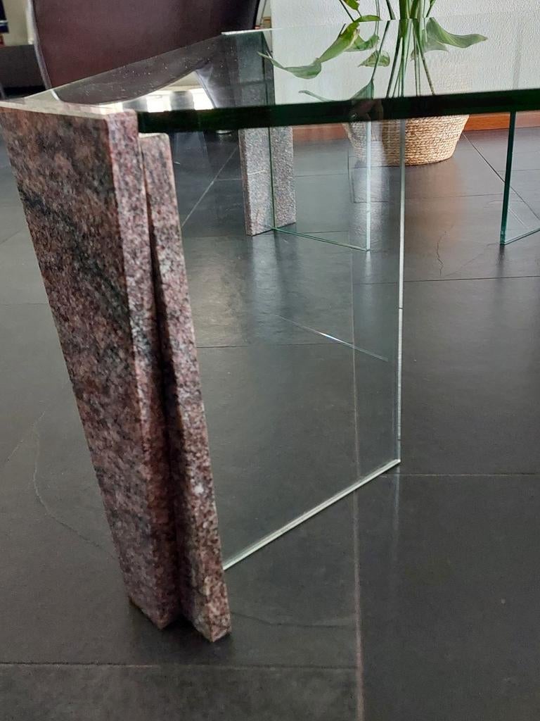 Salontafel met glazenplaat op granieten poten, Huis en Inrichting, Tafels | Eettafels, Ophalen, Rechthoekig, 100 tot 150 cm, 50 tot 100 cm