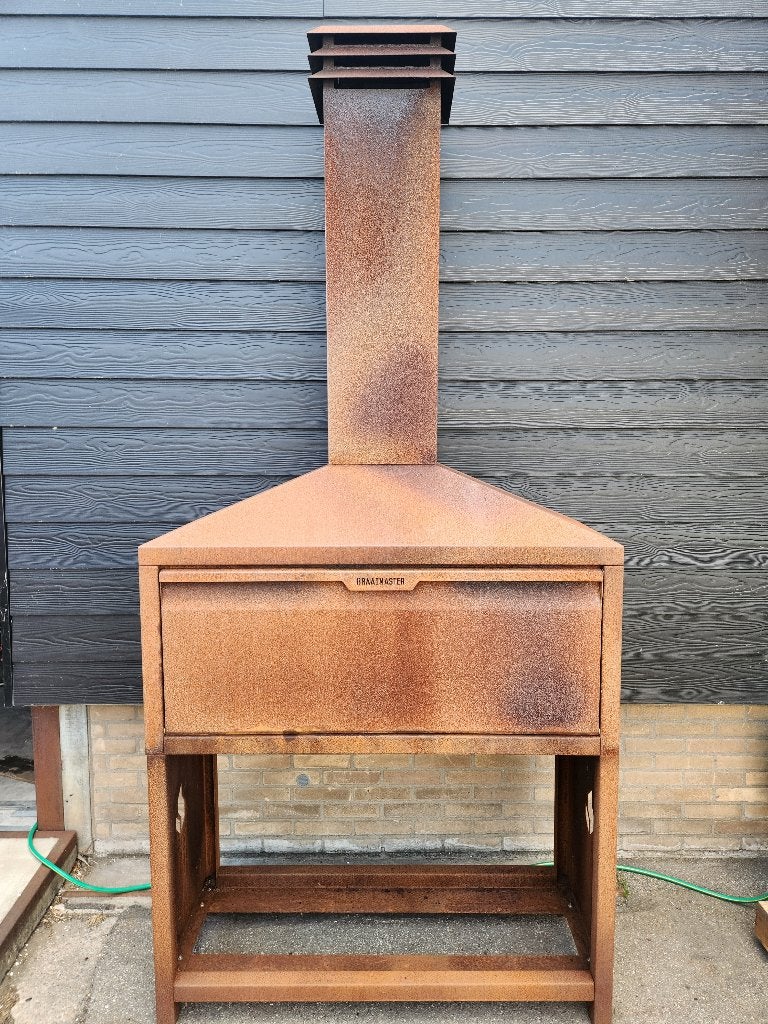 Braaimaster Corten 1200 dubbelwandig, Tuin en Terras, Houtskoolbarbecues, Ophalen, Zo goed als nieuw, Braaimaster, Met accessoires