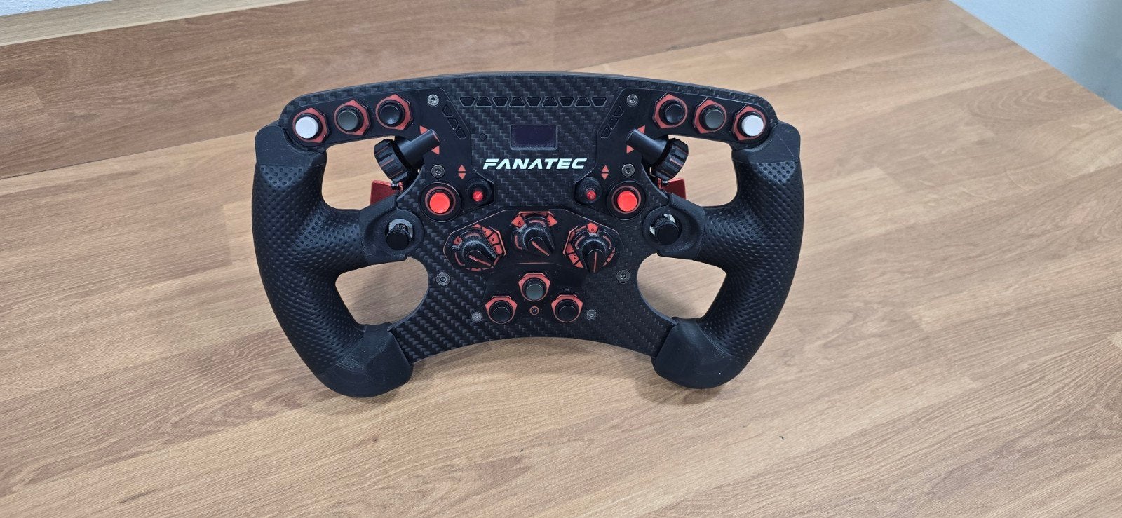 Fanatec ClubSport F1 Wheel V2 met QR2 en Pineapple Grips, Fanatec, Ophalen of Verzenden, Zo goed als nieuw, Racestuur