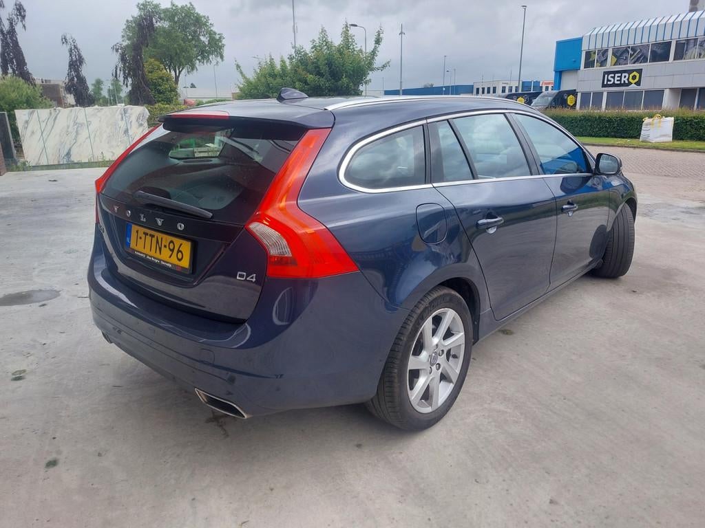 Volvo V60 2.0 D4 Summum Leer Navigatie LMV, Voorwielaandrijving, 4 cilinders, Blauw, 26 km/l