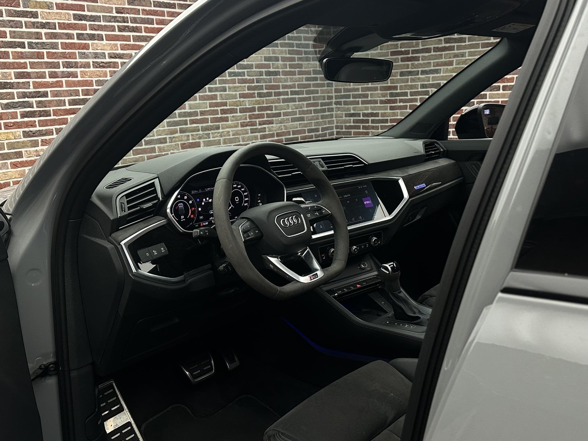 Audi RSQ3 TFSI RS Panorama Nardo Camera, Automaat, Gebruikt, 1675 kg, Bedrijf