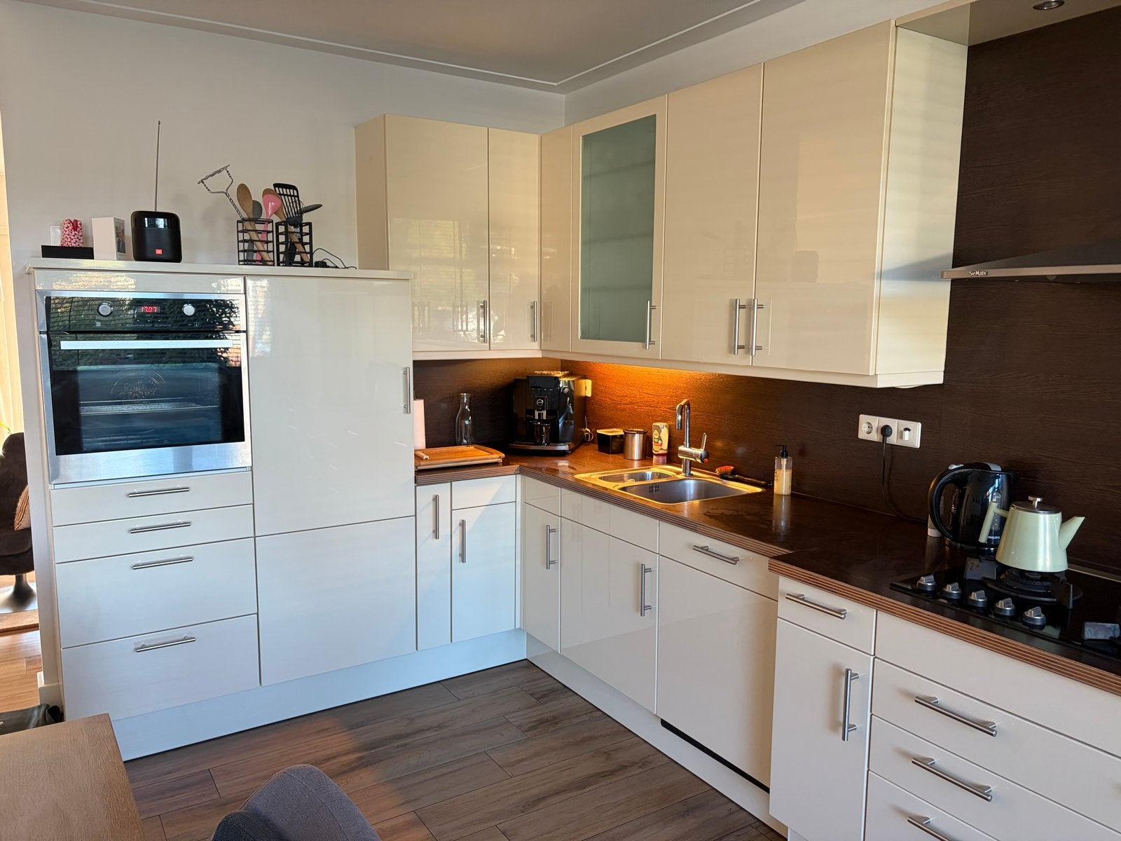 Moderne hoekkeuken met inbouwapparatuur, Huis en Inrichting, Ophalen, Gebruikt, Overige materialen, Hoekkeuken
