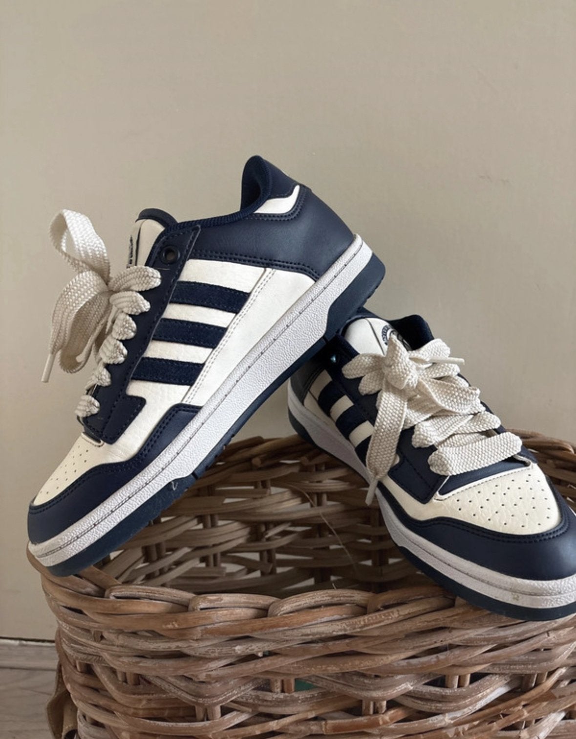 Adidas nette gymp maat 37,5 (bijna Nieuw!), Ophalen of Verzenden, Zo goed als nieuw, Jongen of Meisje