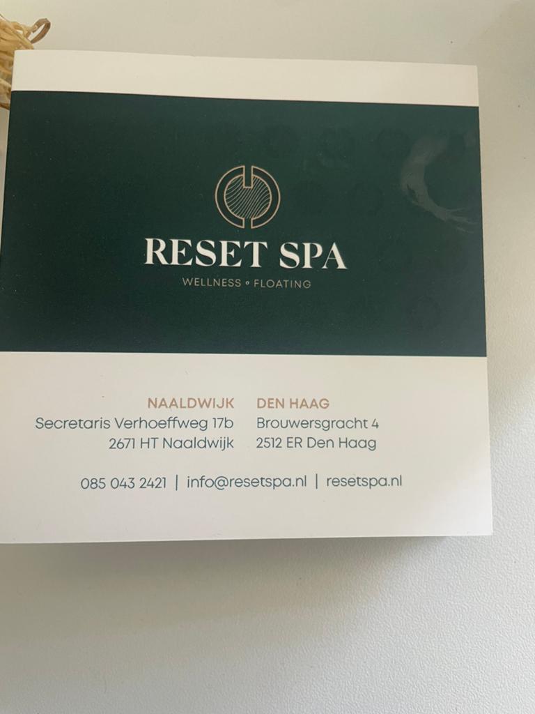 1 uur floaten, 1 persoon, Naaldwijk/Den Haag bij RESET SPA, Eén persoon, Cadeaubon, Spa of Sauna