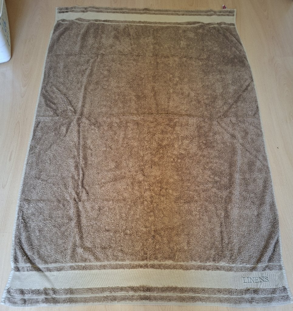 Strandlaken Bruin 140x95. Lekker zacht., Ophalen of Verzenden, Zo goed als nieuw, Bruin, Overige typen