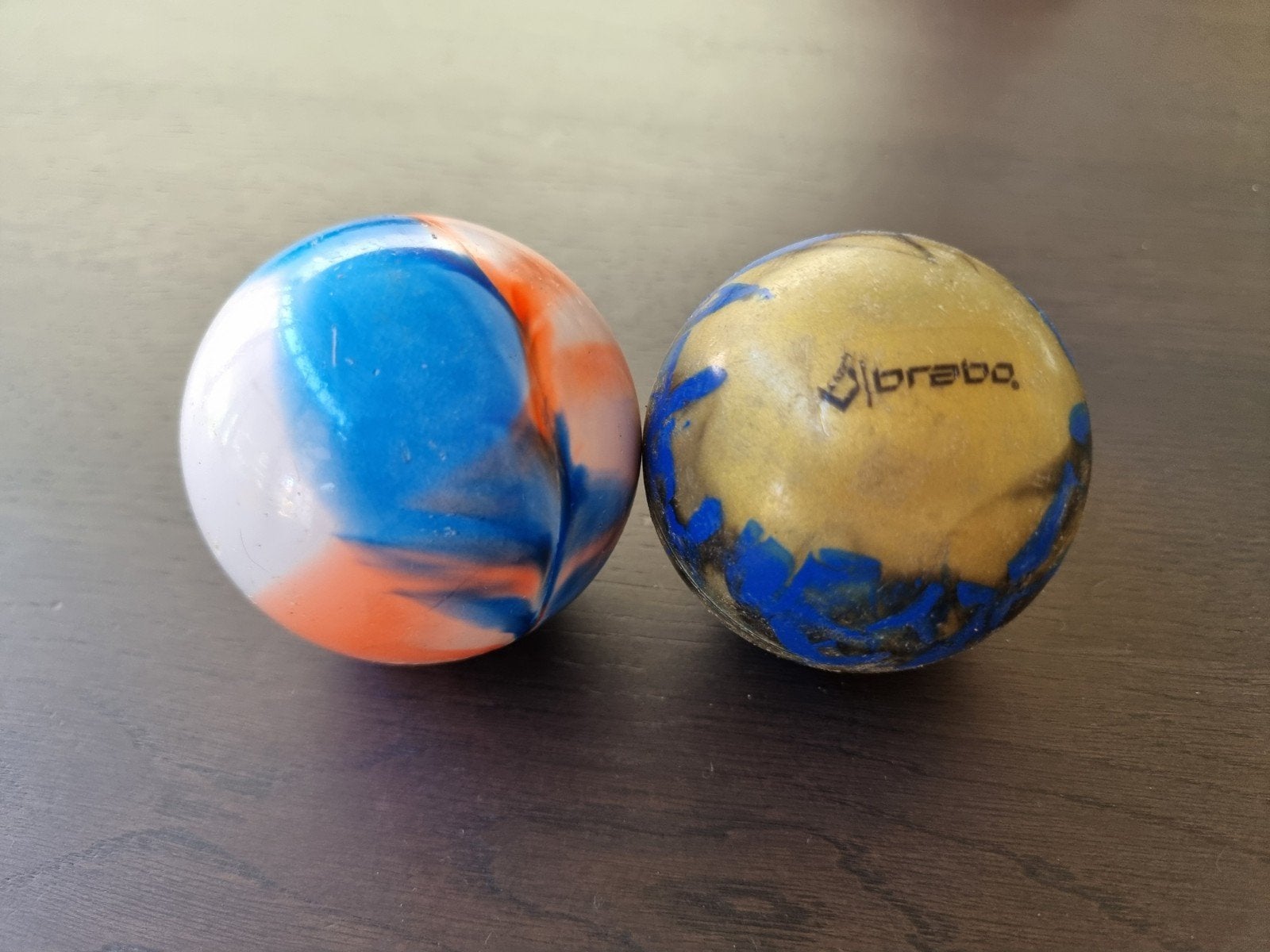 2 gebruikte hockeyballen, Brabo en Korok, Ophalen, Gebruikt, Bal