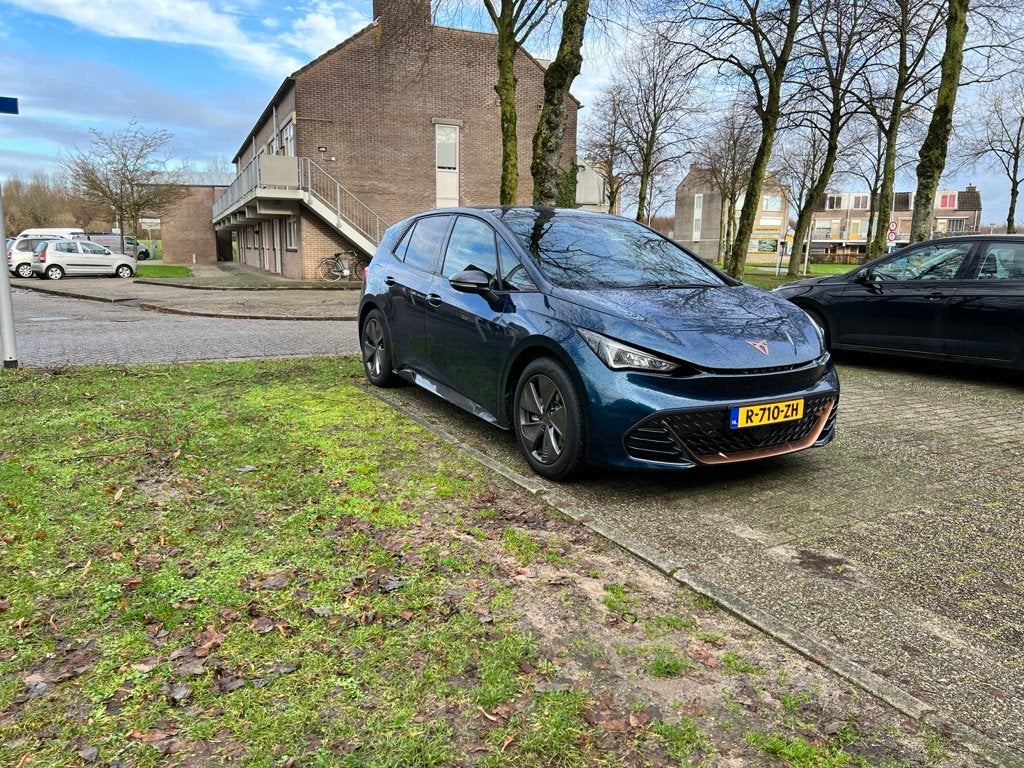 Cupra Born 150 Kw 58/62 Kwh, Automaat, Gebruikt, 201 pk, Blauw