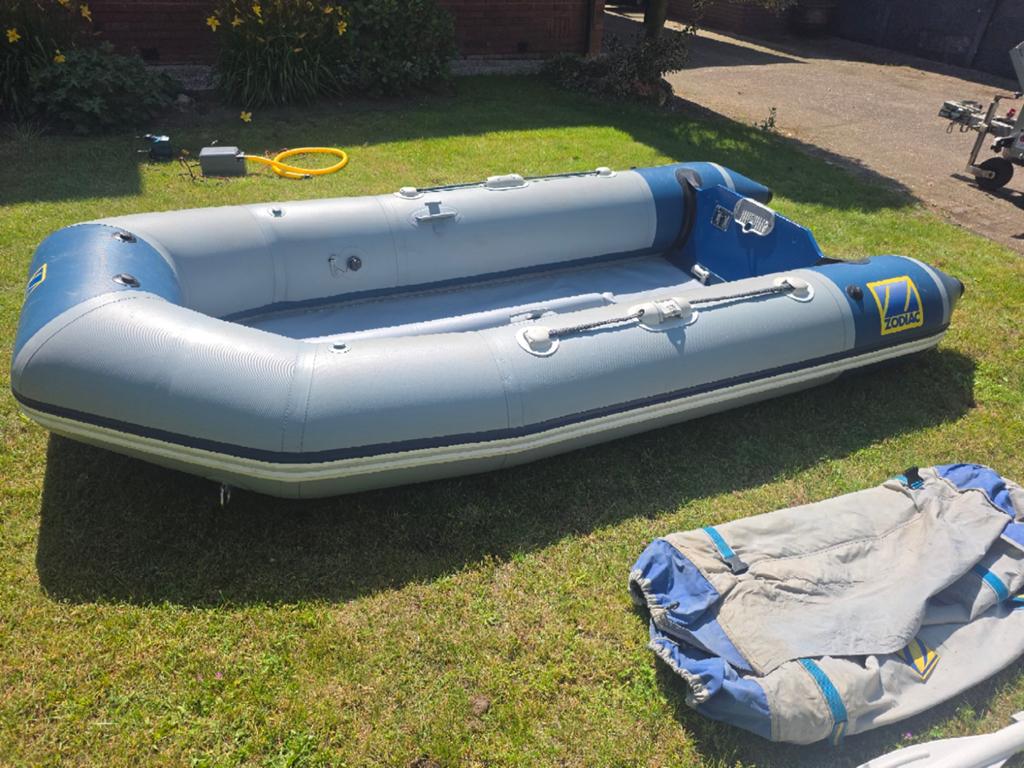Zodiac rubberboot 310 met pomp, goede staat, Ophalen, Gebruikt, Overige typen