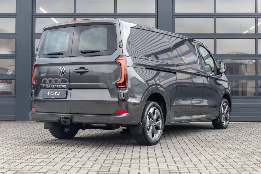 Volkswagen e-Transporter 34 L2H1 218pk Bulli 64 kWh | Stoele, Auto's, Bestelauto's, Automaat, 12 maanden, Achterwielaandrijving
