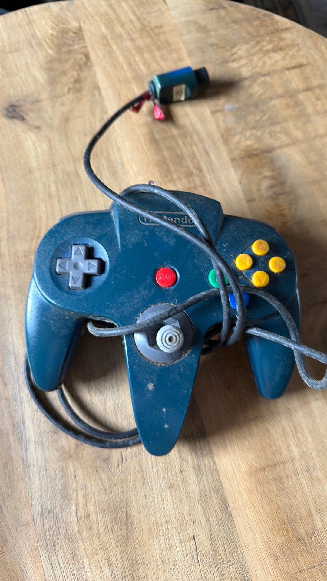Gebruikte Nintendo 64 controller - pookje is slap, Ophalen of Verzenden, Gebruikt, Met 1 controller