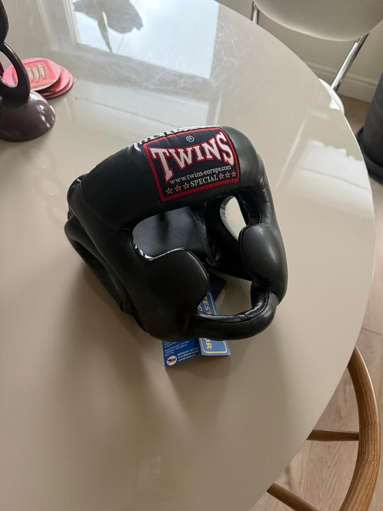 Twins bokshelm / masker - Nieuw, nooit gebruikt, Overige, Vechtsportbescherming, Nieuw, Maat L