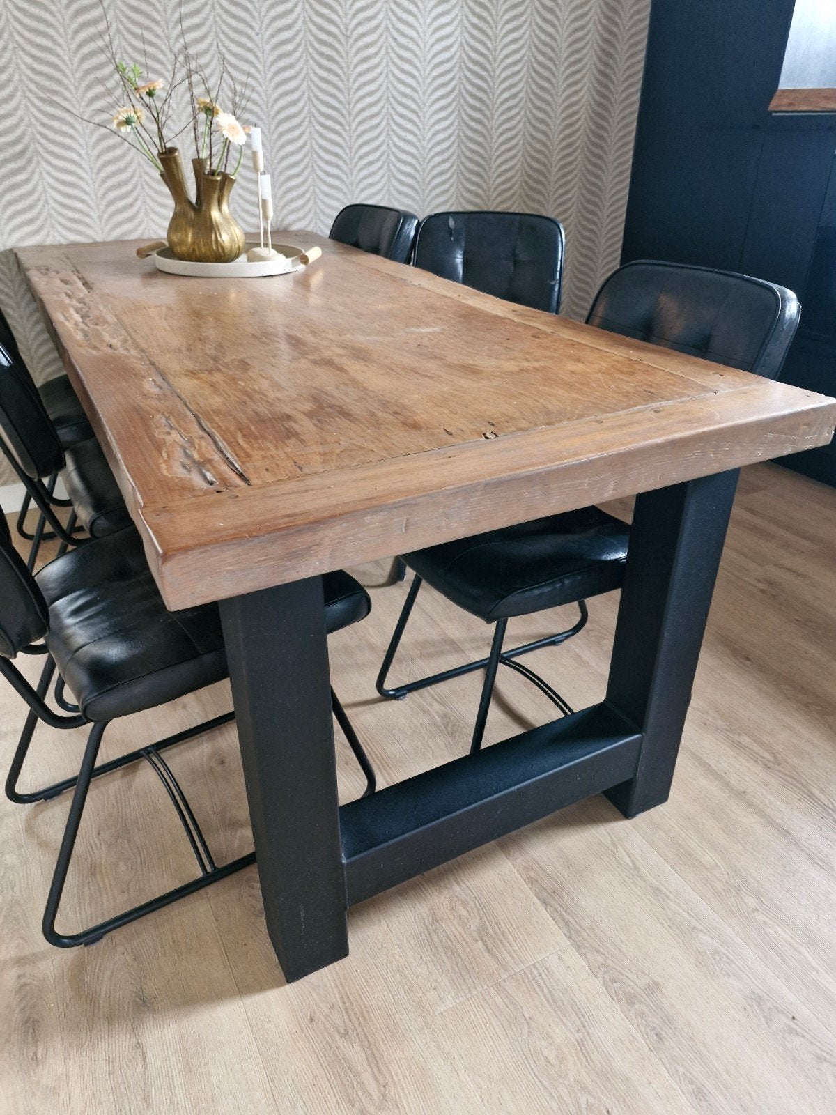 eettafel robuust eiken met stalen poten, Huis en Inrichting, Tafels | Eettafels, Ophalen, Gebruikt, Eikenhout, 200 cm of meer