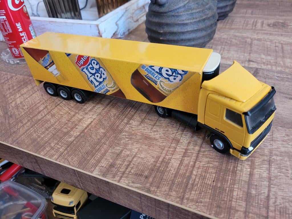 Drie volvo.s lipton ice, Overige merken, O, O, O