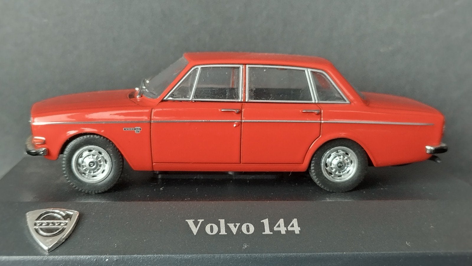 Volvo 144 1:43 Atlas Volvo Collections Pol, Overige merken, Auto, Verzenden, .