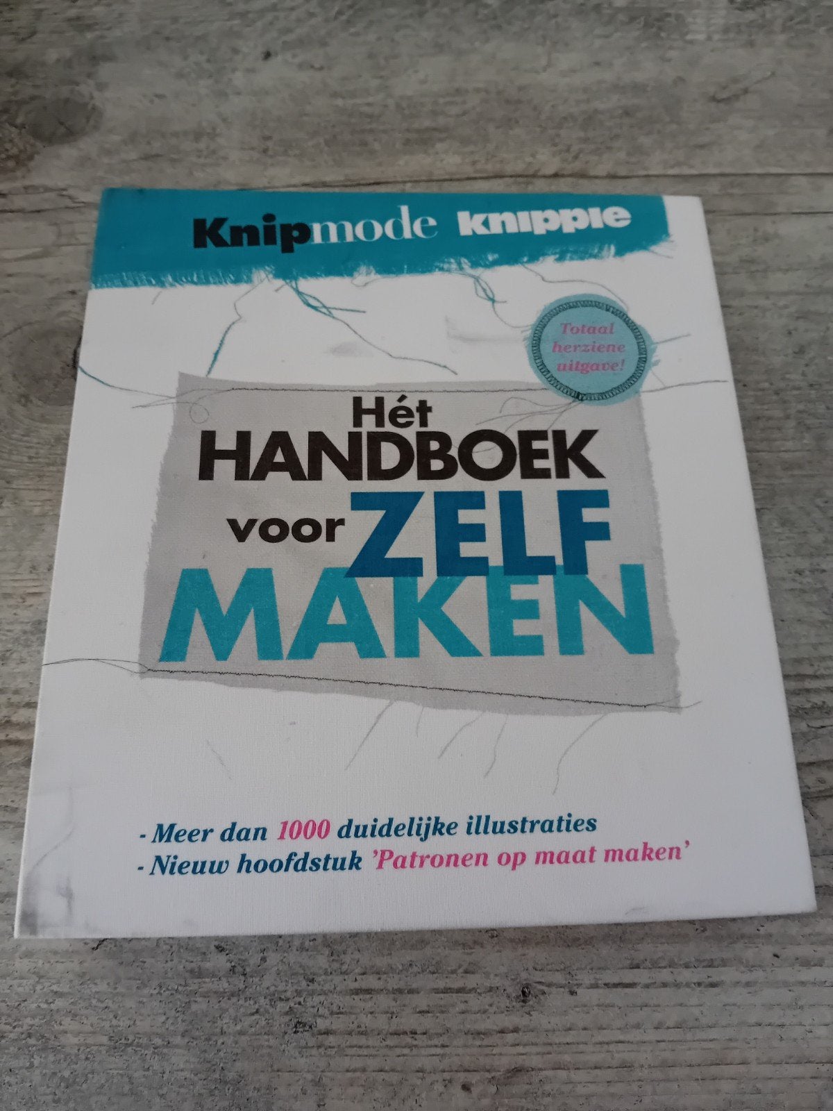 Knipmode Knipnieuws Handboek voor Zelf Maken, Ophalen of Verzenden, Gelezen, Overige onderwerpen, Knipmode Knipnieuws