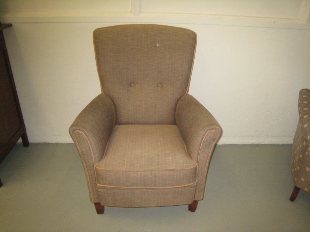 Stoffen fauteuil met kersenhouten poten, Niet ingevuld, Gebruikt, Niet ingevuld, Niet ingevuld