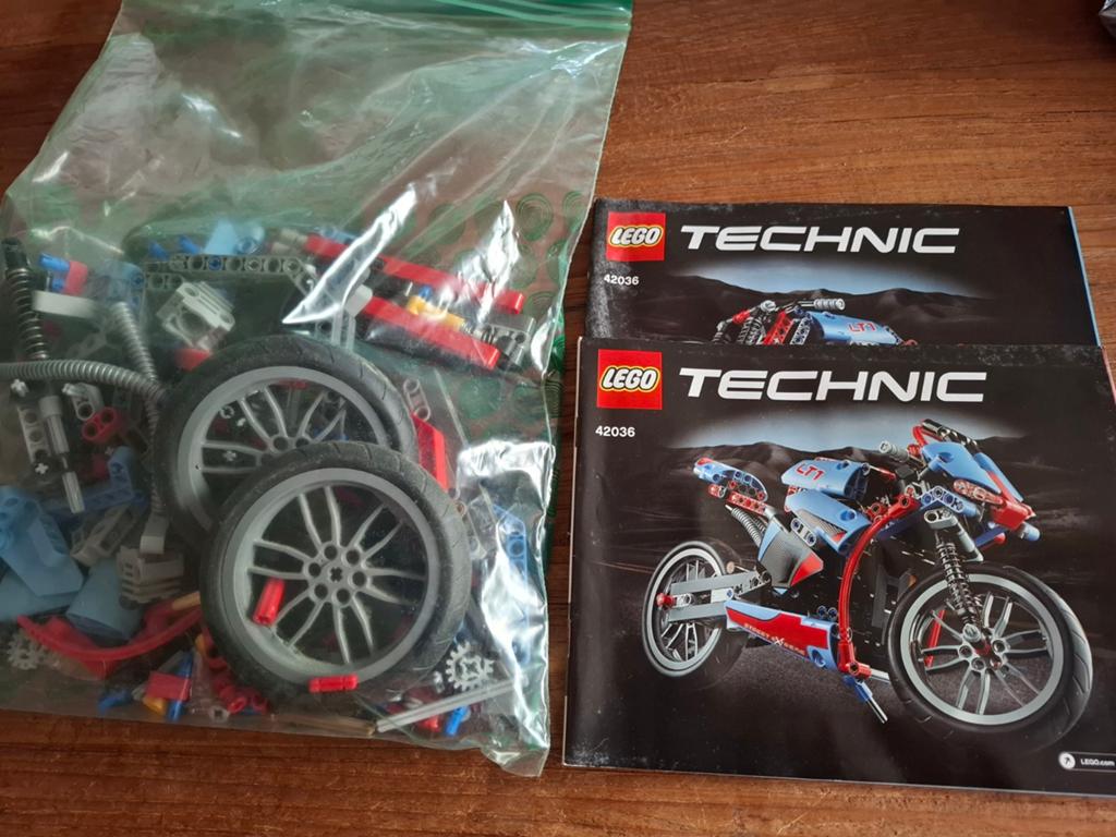 Lego Technic 42036 Straatmotor, Ophalen of Verzenden, Zo goed als nieuw