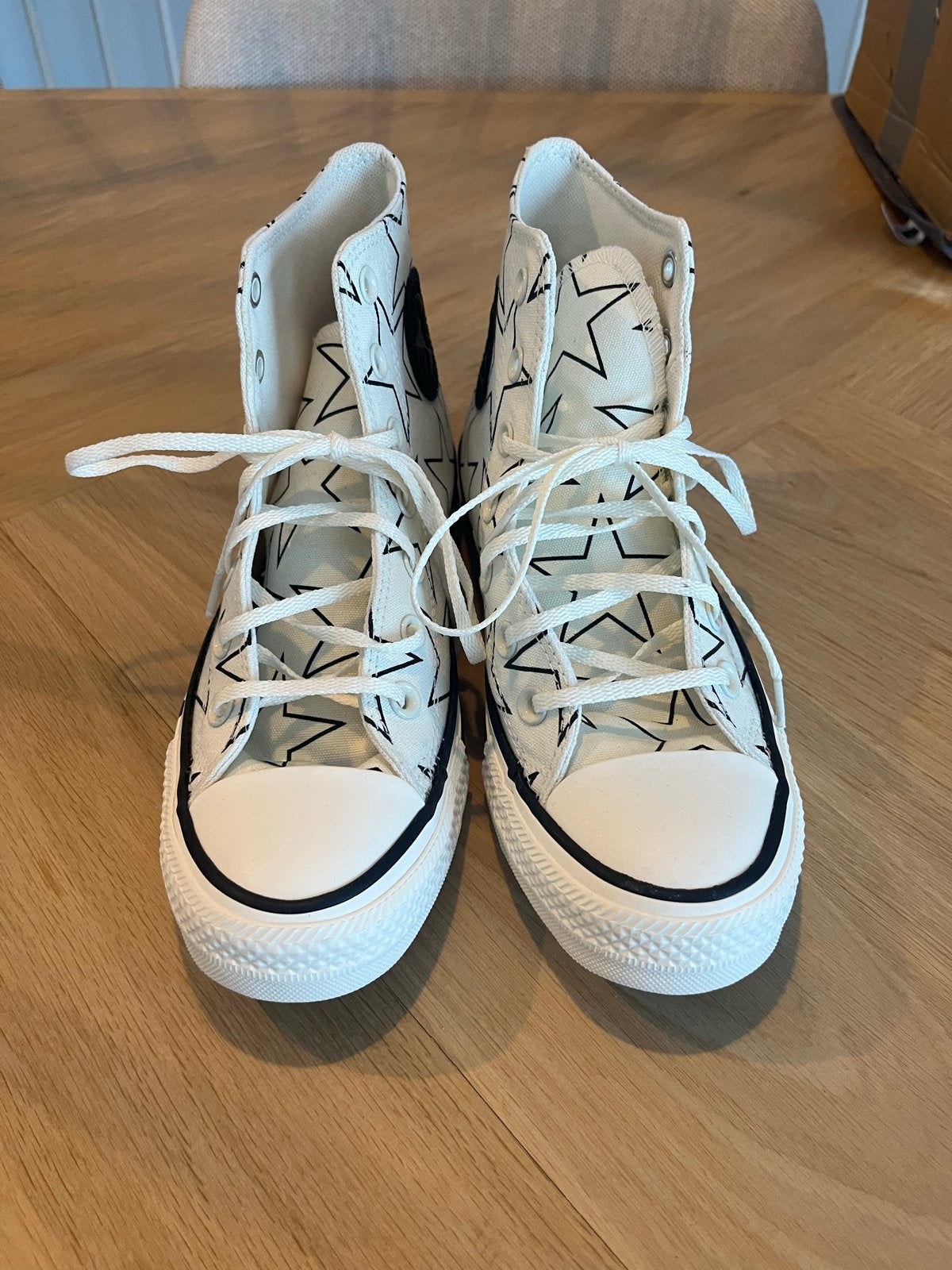 Billie Eilish converse Maat 38, Kleding | Dames, Wit, Nieuw, Ophalen of Verzenden, Sneakers of Gympen