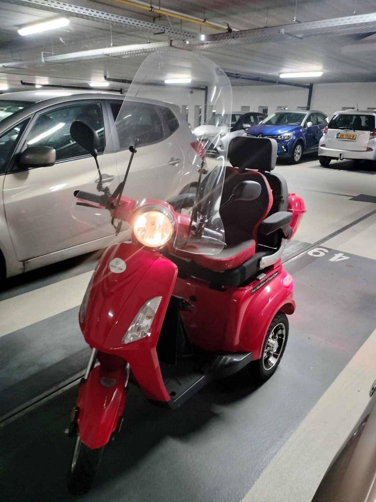 Scootmobiel part.gekost 3725. Windscherm.2 spiegels.lux/uitv, Fietsen en Brommers, Snorfietsen en Snorscooters, Nieuw, Overige merken