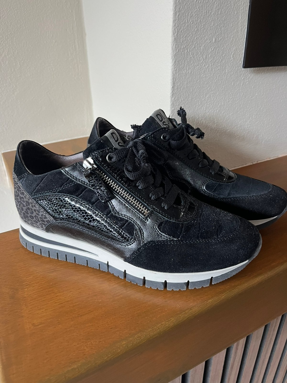 Sneakers DL sport, Ophalen of Verzenden, Zo goed als nieuw, Zwart, Sneakers of Gympen
