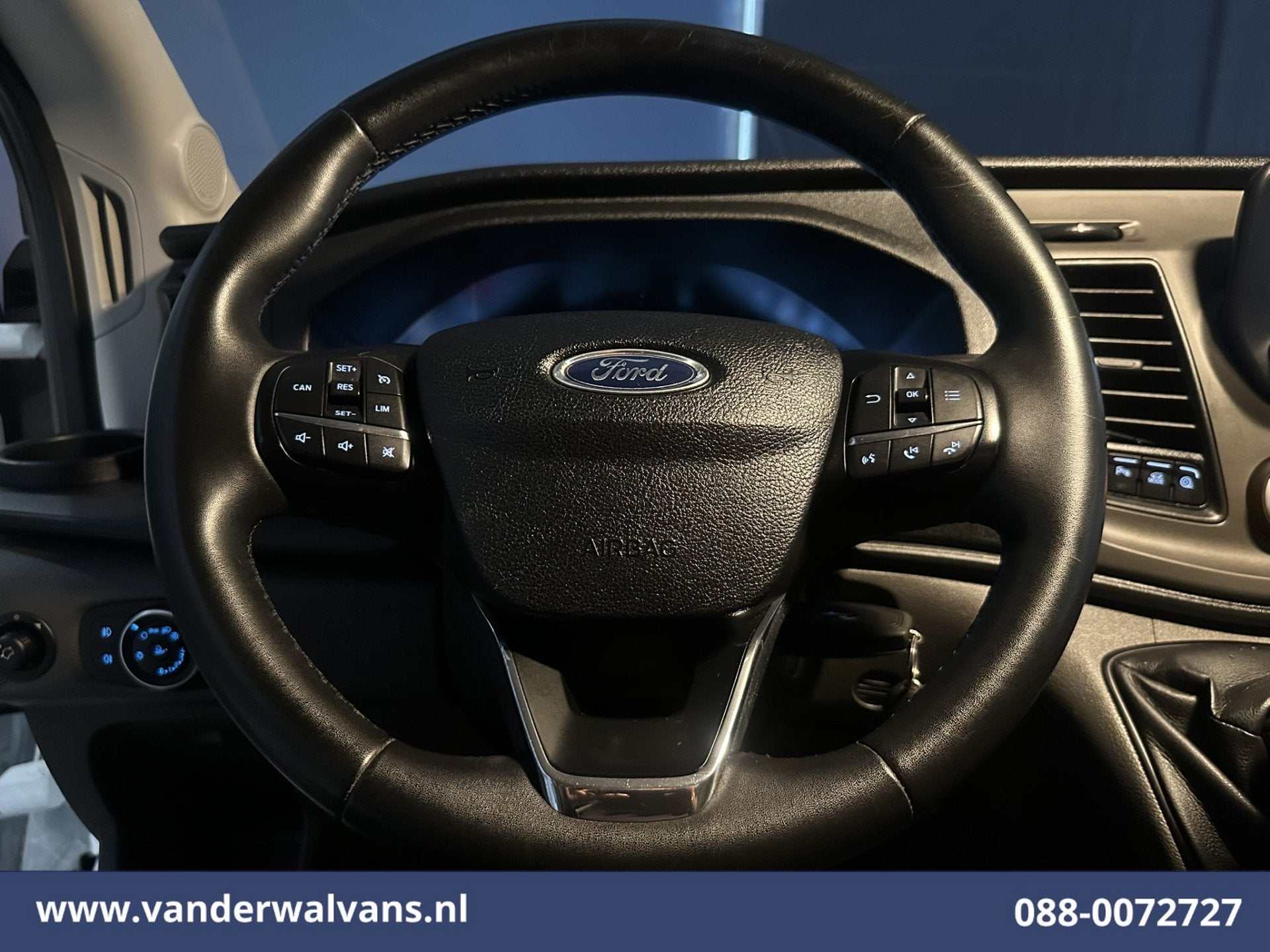 Ford Transit 2.0 TDCI 130pk L4H3 Euro6 Airco | Camera | Crui, Auto's, Dealer onderhouden, Stof, 4 cilinders, Lichtsensor