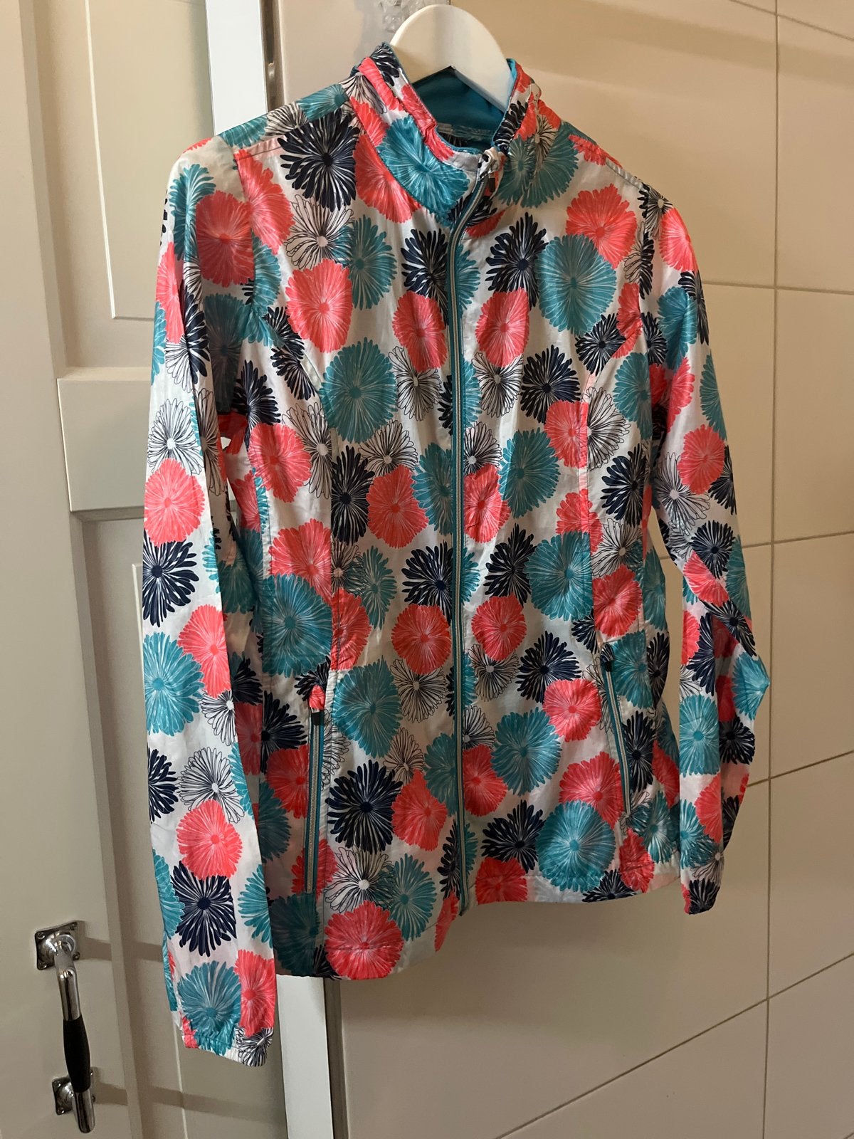 Backtee dun jasje met bloemenprint - Maat L, Ophalen of Verzenden, Zo goed als nieuw, Maat 42/44 (L), Meerkleurig
