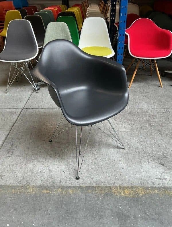 Vitra Eames DAR Design Stoelen | Zwart | Chroom, Gebruikt, -, Zwart, -